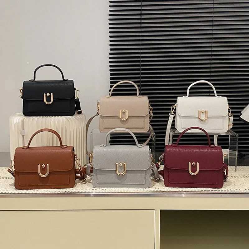 Elegant Leather Womens Crossbody Bag HighEnd Luxury Brand Fashionable Classic Paris Elegant Stitchwork Commuter Bag Z250926