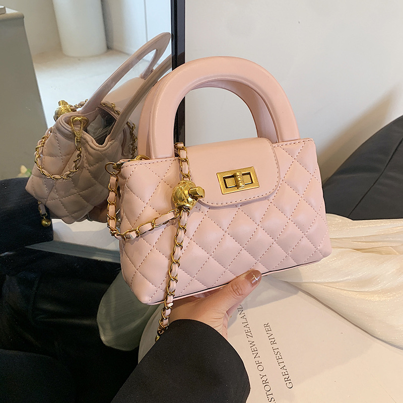 new Free delivery designer bag Luxury Bag Fashionable and atmospheric women's crossbody bag for workplace commuting