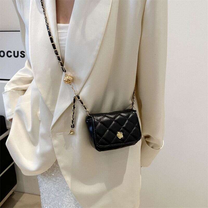 Fashionable crossbody beautiful women's casual bag, spring new style, personalized trend, simple shoulder bag