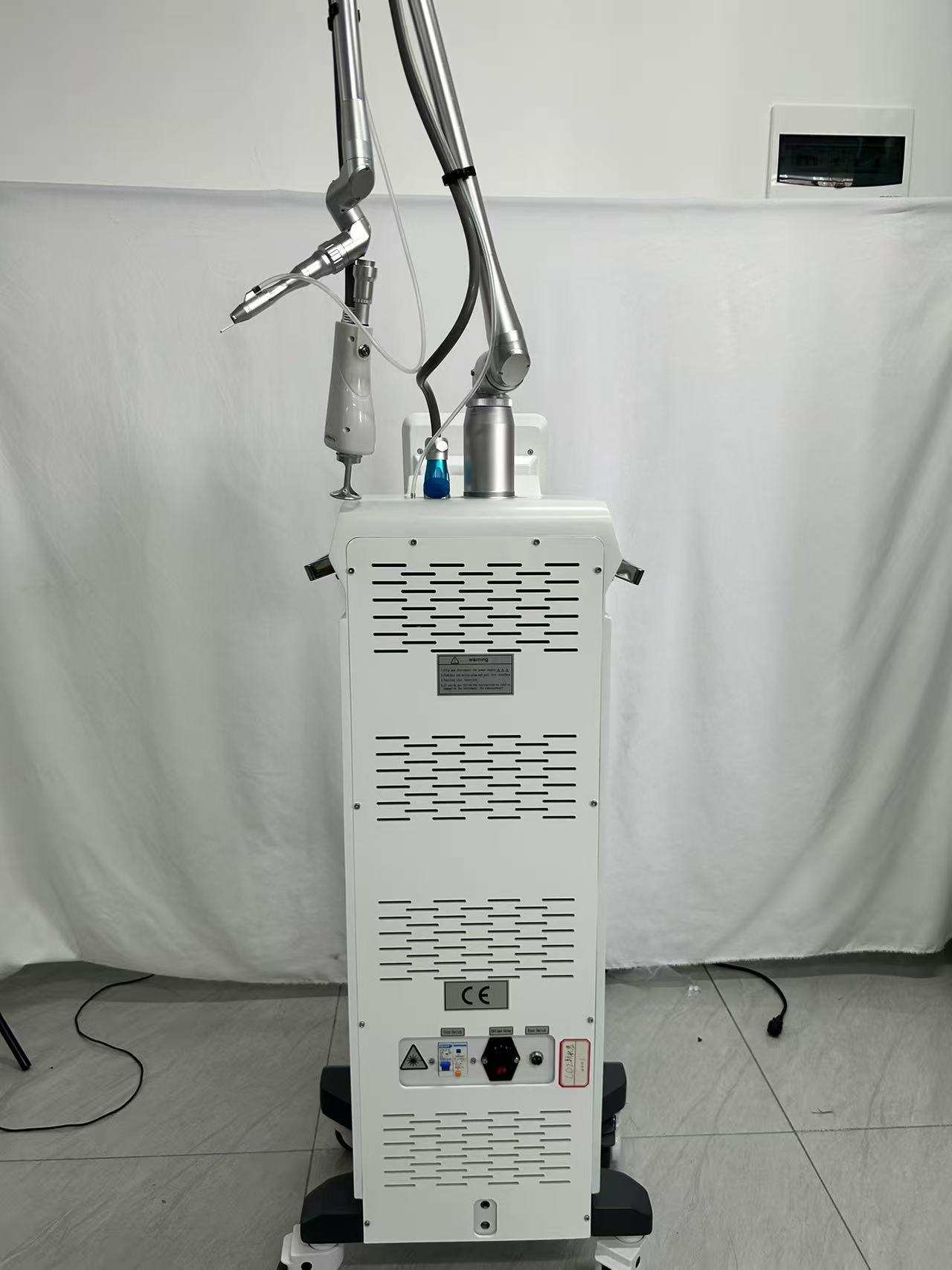 CO2 Fractional Laser Therapy Machine Acne Scar Removal Skin Tightening Stretch Mark Reduction Vaginal Rejuvenation Wrinkle Removal Device For Aestheti