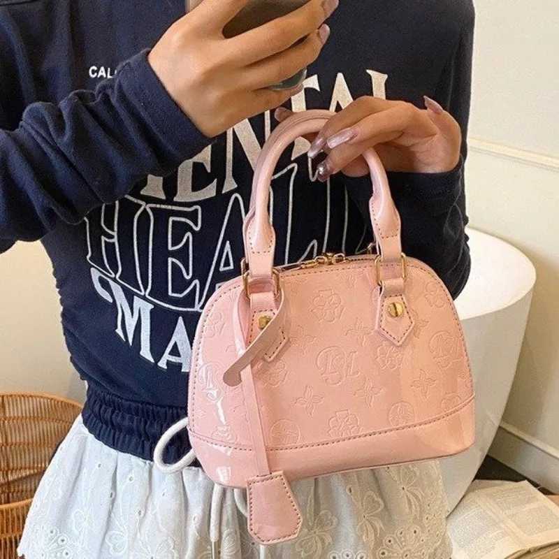 French Style Creative New Product for Ladies European Inspired Underarm Handbag Exquisite Design for CommutingW250926