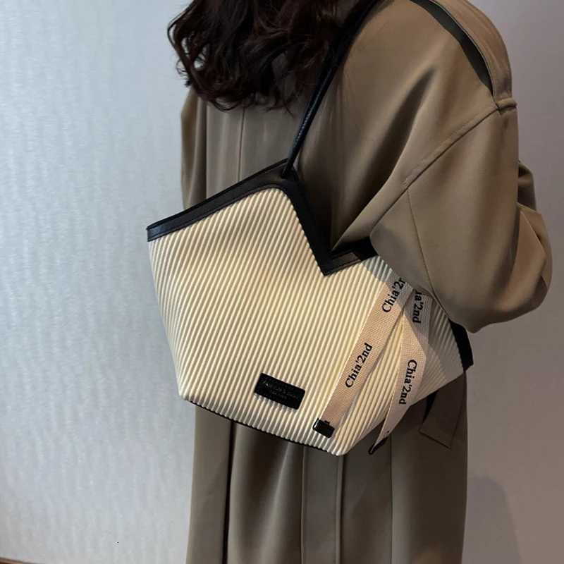 New Design Fashion Women Outdoor Beach Travel Handbag Ladies Shoulder Bag Tote Bag Large Heart Shape Handbags for WomenW250926