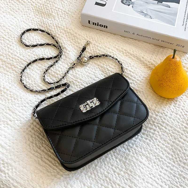 High Aesthetic Chain Bag with A Unique Texture Lingge Small Square Bag 2024 New Crossbody Bag Womens Shoulder Bag Z250926