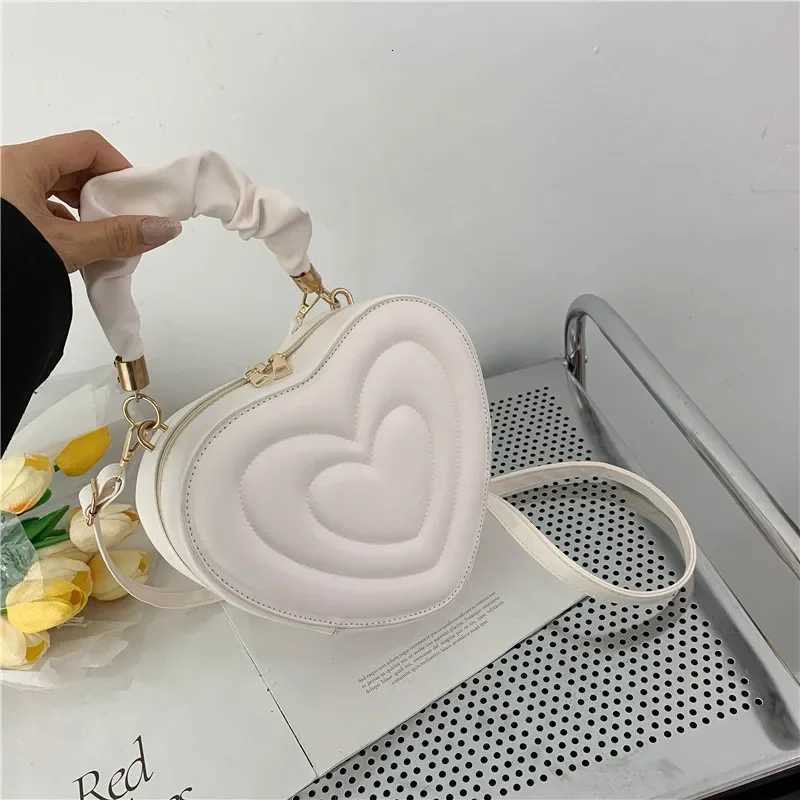Fashion Love Heart Shape Shoulder Bag Small Handbags Designer Crossbody Bags For Women Solid Pu Leather Top Handle Bag bolsa Z250926