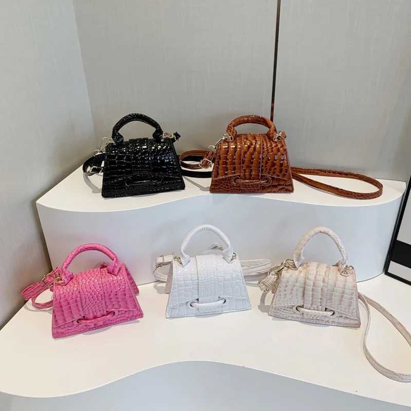 Women Shiny Shoulder Bag Adjustable Strap Small Crossbody Bag Solid Color Casual Top Handle Bag Ladies Commute Bag Z250926