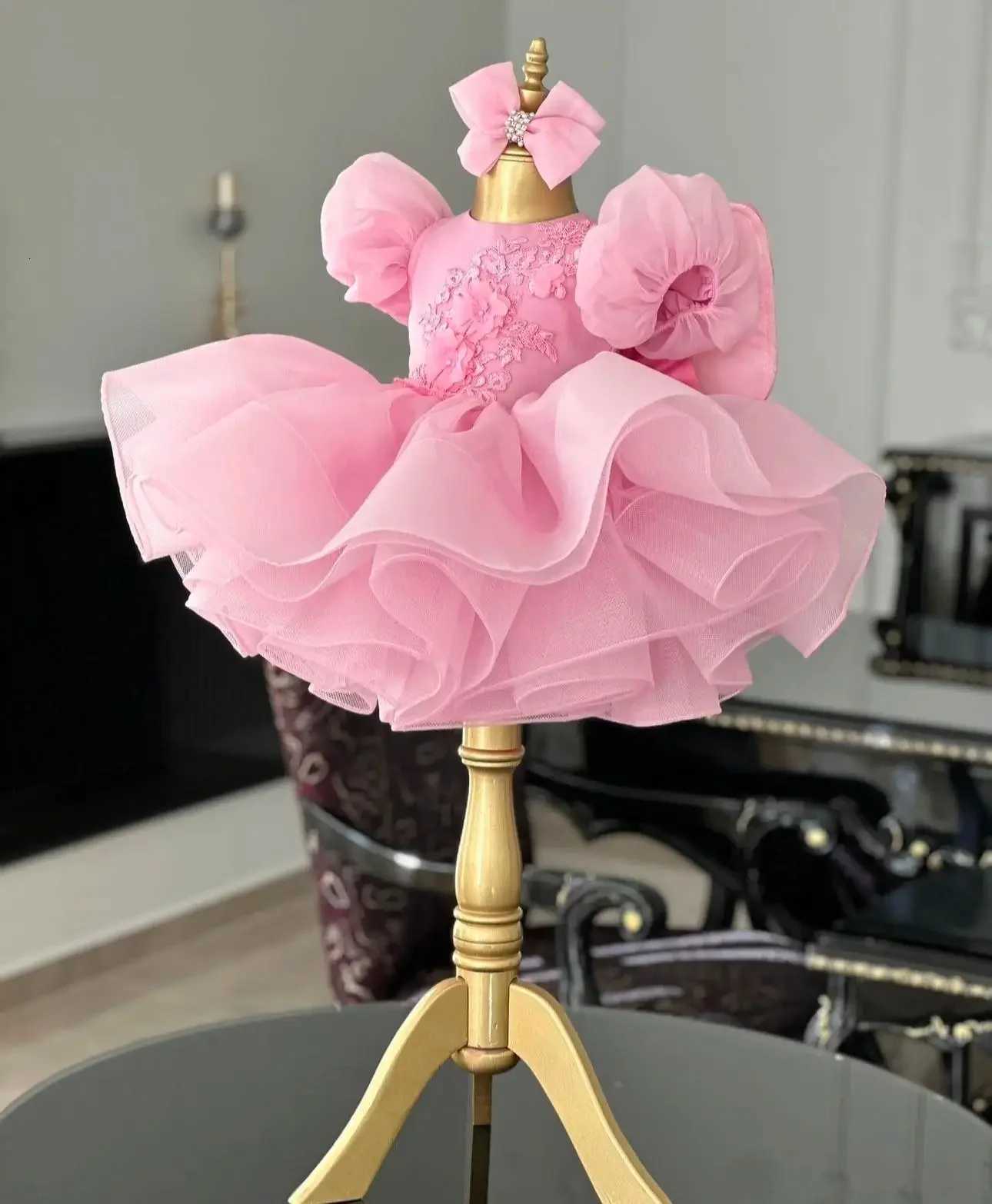 Customized Pink Flower Girl Dress For Wedding Appliques Knee Lnegth Lovely Toddler Birthday Gift Photo Shoot School Party Gown Z250926