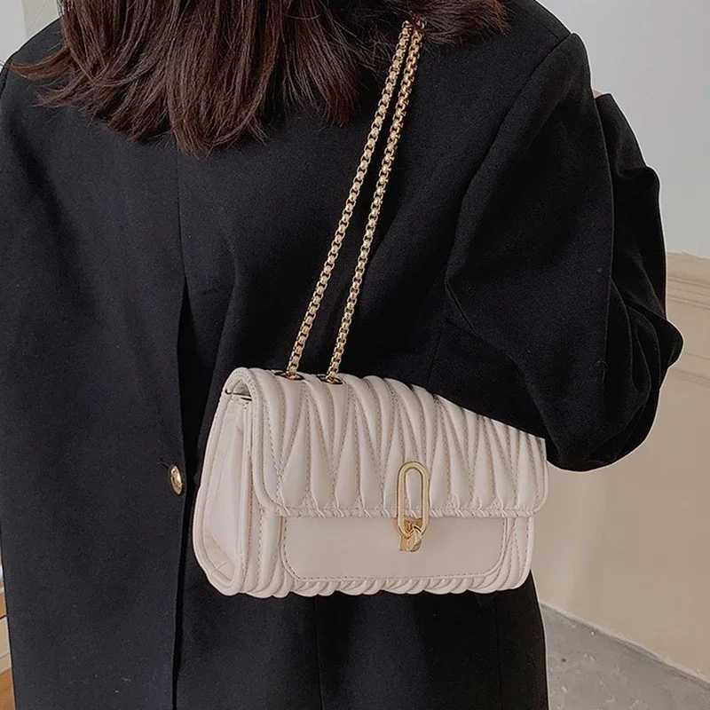 Shoulder Bags for Women Fashion 2024 Small Square Bag Woman Trend Black Beige Korean Bolsos De Hombro Mujer Bolsas Para Mujeres Z250926