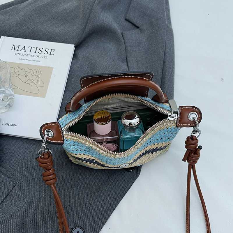 Weaving Design Womens Crossbody BagWoven Straw with Metal Buckle Shoulder StrapPerfect for VacationDaily Use and ShoppingW250926