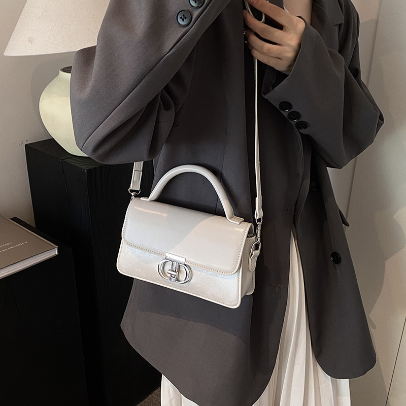 Free delivery designer bag Luxury Bag Casual and comfortable shoulder bag for women simple and fashionable