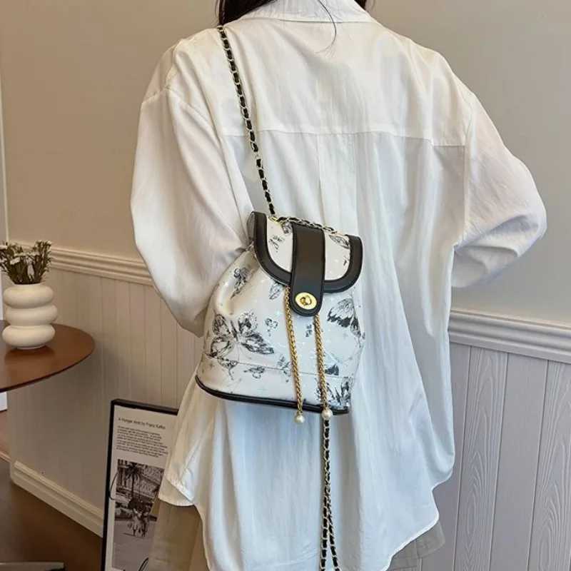 Stylish Female Bag for Teens Trendy Campus Shoulder Bag for School and Weekend OutingsW250926