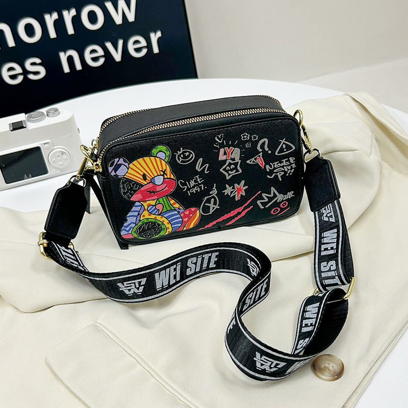 new Free delivery designer bag Luxury Bag Fashionable and comfortable crossbody bag simple and casual fashionable