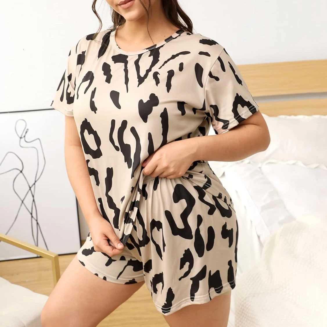 Plus Size XL5XL Oversized Sleepwear Round Neck Womens Pajamas Sets Short Sleeve TShirt Shorts Pink Heart Print Loungwear 2PC Z250925