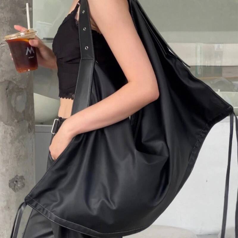 Large Capacity Hobos Bags For Women Designer Handbag Purse New In Fashion Tassel Decoration Black Underarm Shoulder high-quality