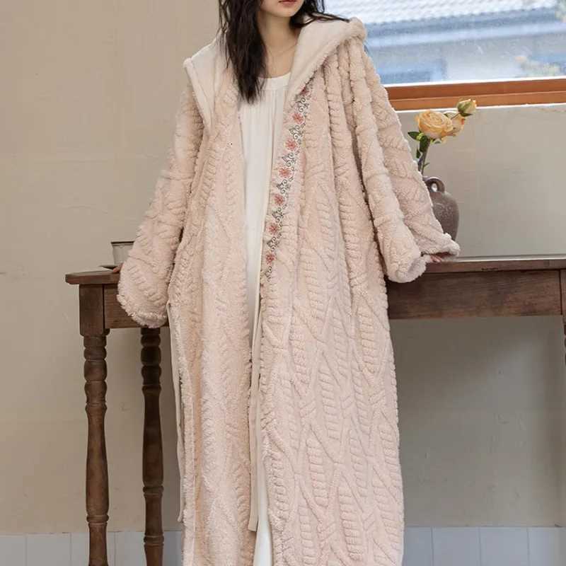 Embroidery Thicker Robes Women Hooded Fashion Keep Warm Gentle Laceup Comfortable Homewear Soft Sleepwear Cozy Female Daily Z250925