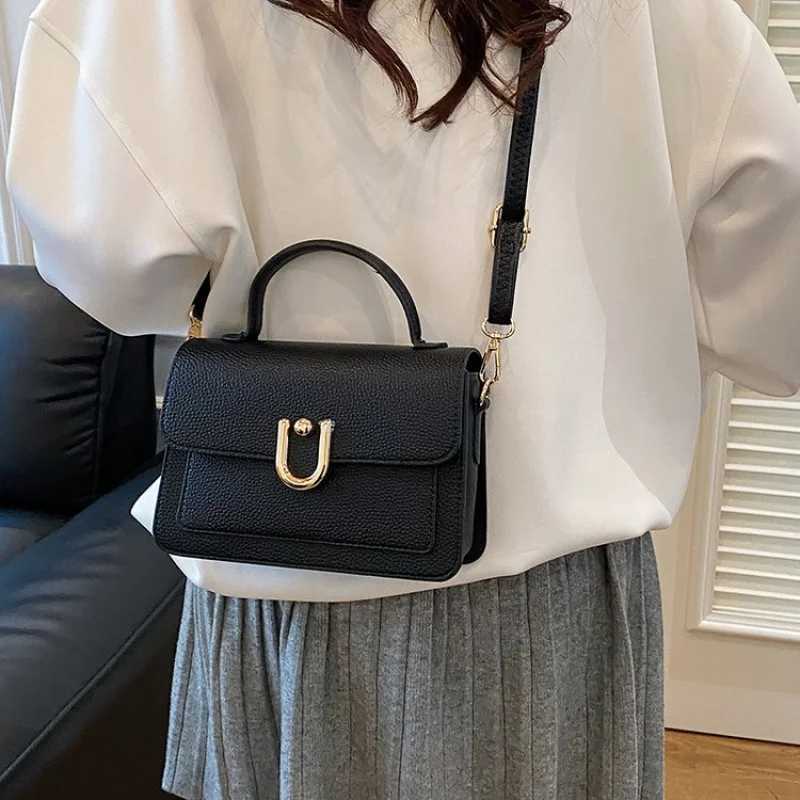 Elegant Leather Womens Crossbody Bag HighEnd Luxury Brand Fashionable Classic Paris Elegant Stitchwork Commuter Bag Z250926