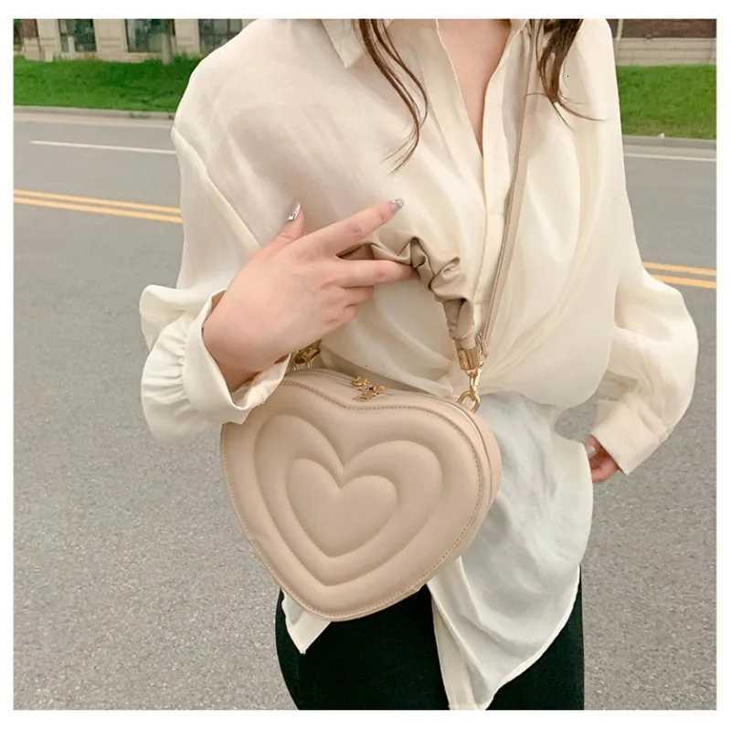 Fashion Love Heart Shape Shoulder Bag Small Handbags Designer Crossbody Bags For Women Solid Pu Leather Top Handle Bag bolsa Z250926