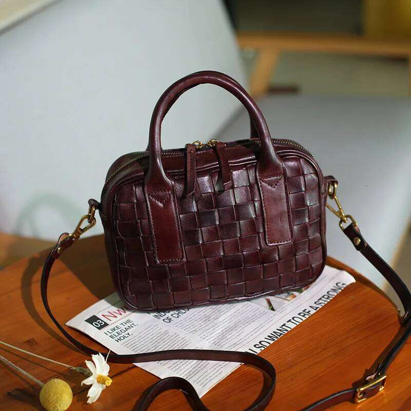 Classic Fashionable Crossbody Bag For Ladies - In Leather Material Durable Lightweight And Chic Suotong0917