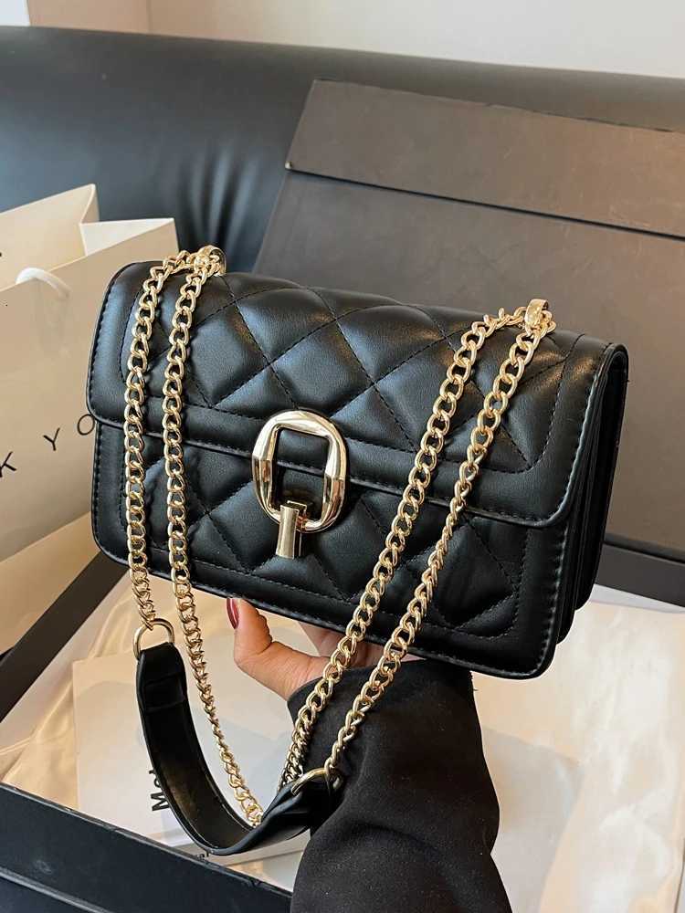 Personalized Lock Buckle Solid Chain Bag Women Summer New Fashion Casual Shoulder Bag Versatile Crossbody PU Small Square Bags Z250926