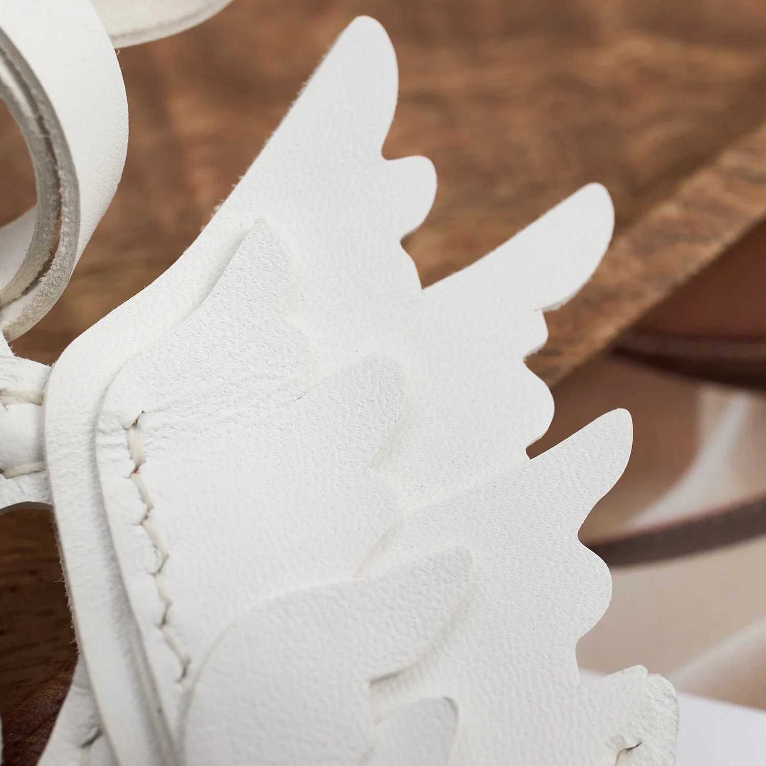 Luxurious Handmade Real Leather Black And White Swan Couple Keychain Gift Cute Decoration Suitable For Bag Exquisite Charm Bag Accessories D2509261