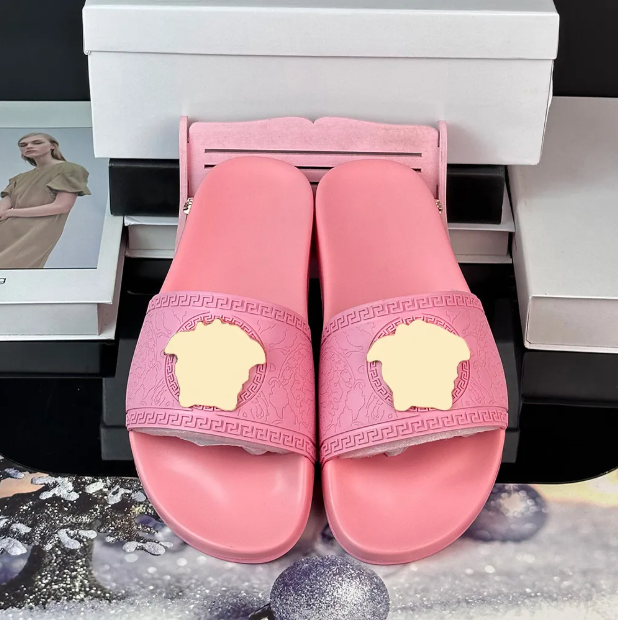 Luxury Designer Slide Slippers Summer sandals Men Beach Indoor Flat Flip Flops Leather Lady Women Fashion Classic Shoes Ladies Size 35-45 with box dust bag