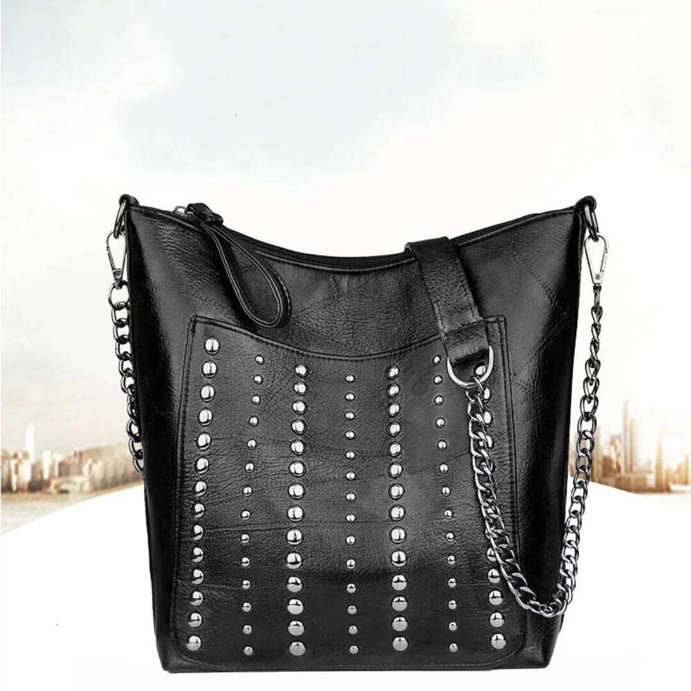 Vintage Studded Versatile Rivet PU Leather Shoulder Large Capacity Zipper Punk Style Trendy Crossbody Bag