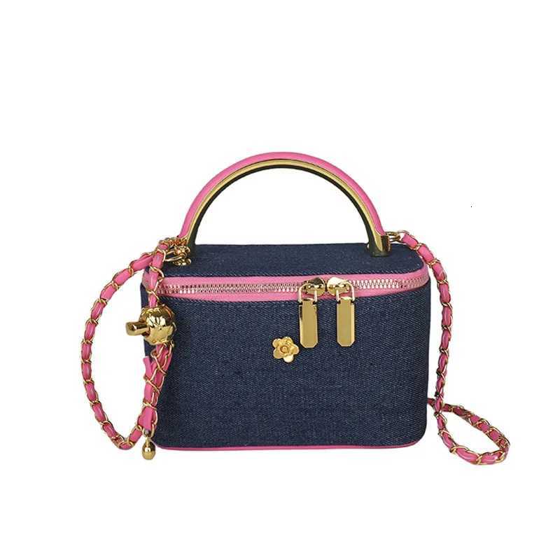 2025 Luxury Fashion Denim Womens Small Square Bag Designer Ladies Chain Crossbody Bags Leisure British Style Handbags Z250926