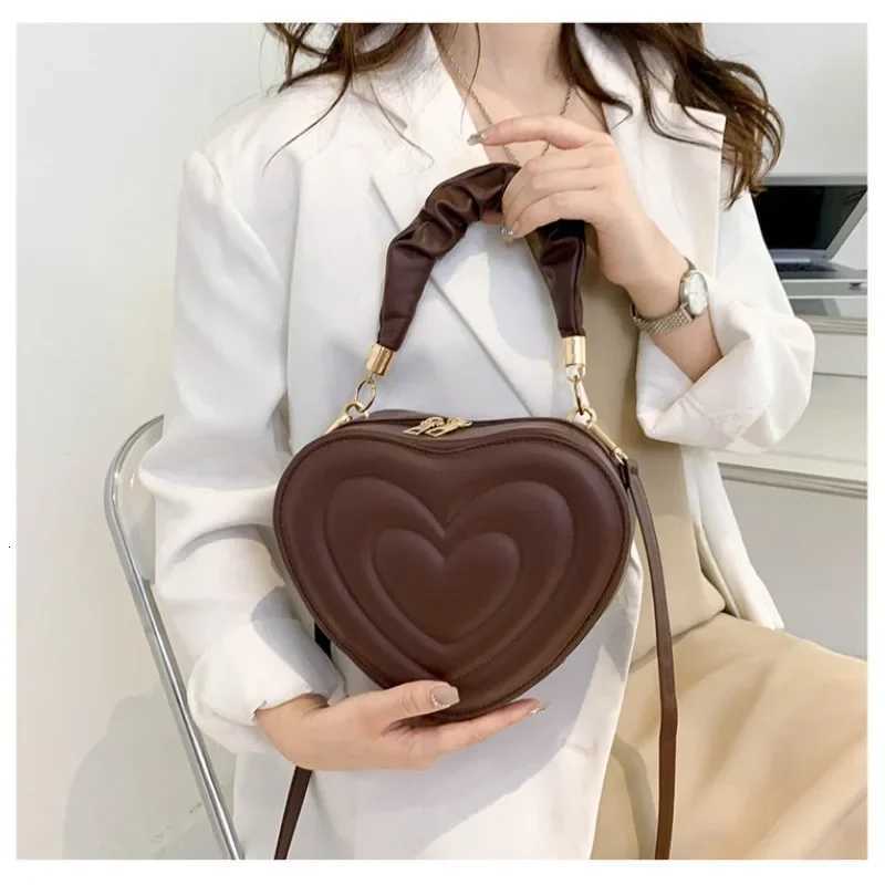 Fashion Love Heart Shape Shoulder Bag Small Handbags Designer Crossbody Bags For Women Solid Pu Leather Top Handle Bag bolsa Z250926