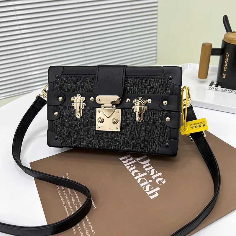2024 New Shoulder Bag Box Bag Fashion Retro Small Box Crossbody BagW250926