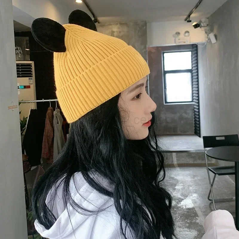 Disney Mickey Mouse Beanies Cute Women Warm Fashion Kawaii Knit Hat Cartoon Anime Autumn Winter Girls Kids Headwear Knitting Cap H250926