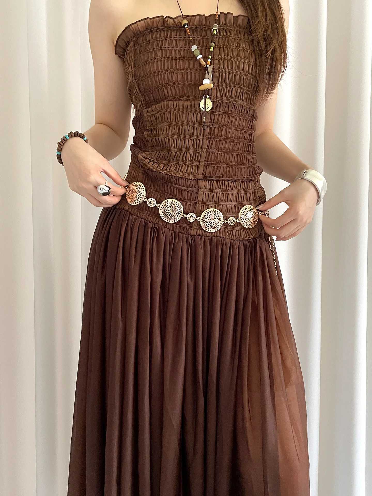 Female Metal Waist Chain With Floral HollowOut Design For Dress Chain Decoration With Vintage Ethnic Style As Versatile Belt L250926