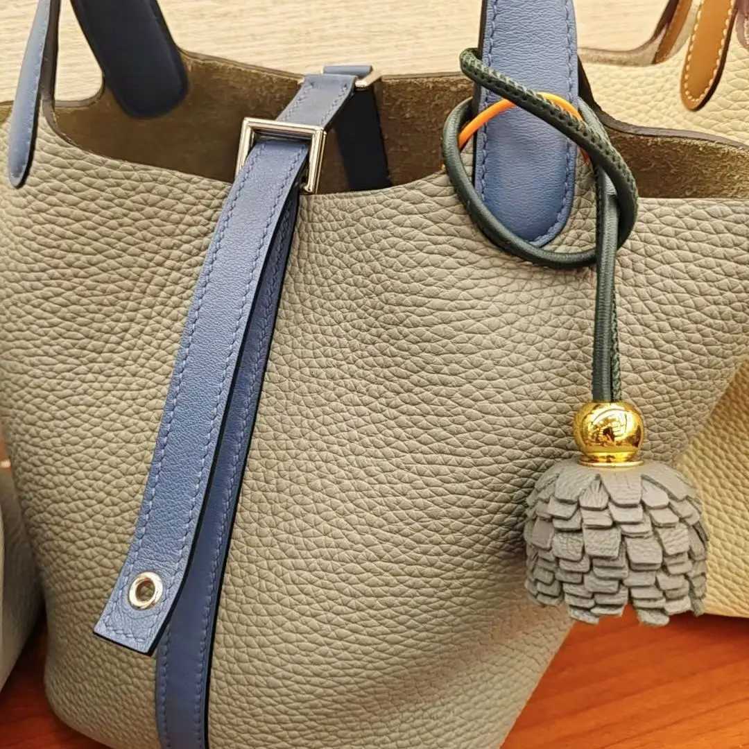 Luxurious Genuine Leather Sheepskin Colored Flower Pendant Pine Cone Bag Accessories Rearview Mirror Pendant Car Key Pendant19 D250926