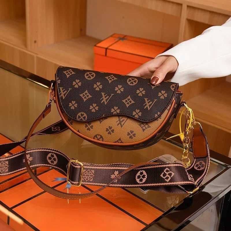 New Arrival 2025 Adjustable Strap Saddle Bag for Women Luxury Look Printed Elegant Design Perfect for Any OccasionW250926