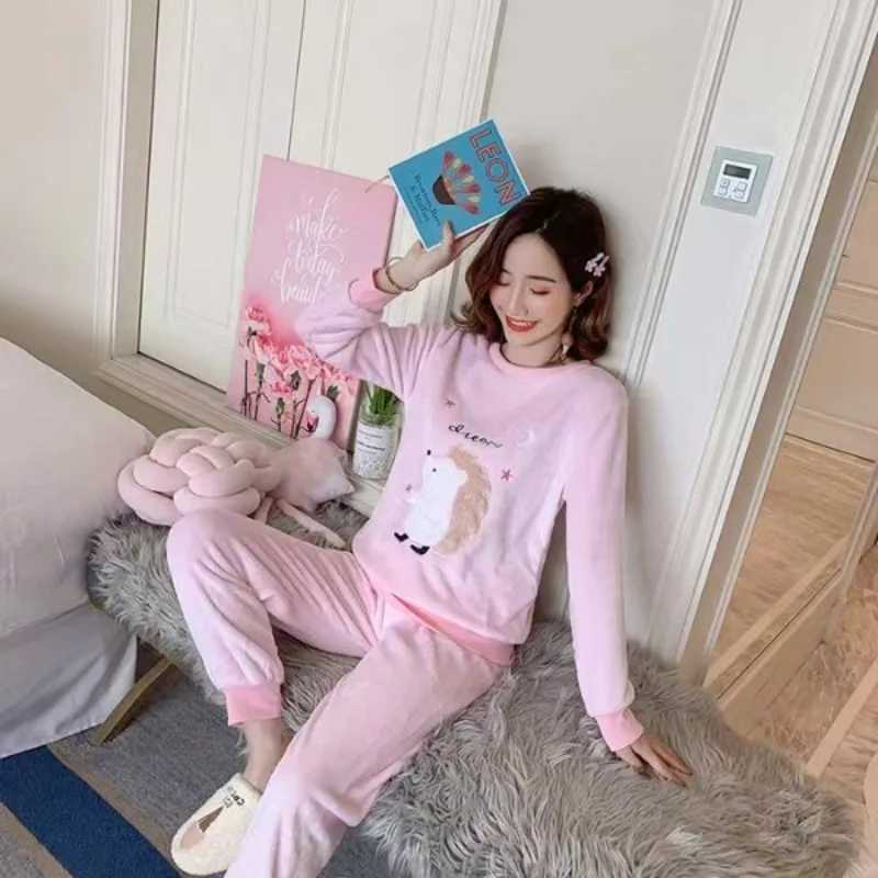 Autumn Winter New Flannel Soft Warm Womens Pajamas Round Neck Long Sleeve Women Two Piece Set Cute Printing Pajama Suit Women Z250925