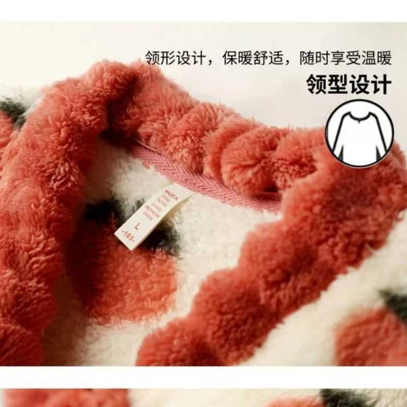 Women Warm Flannel Pajamas Set Strawberry Kawaii Girlish Winter Flannel Sleepwear Ladies Warm Velvet Loungewear Casual Homewear Z250925