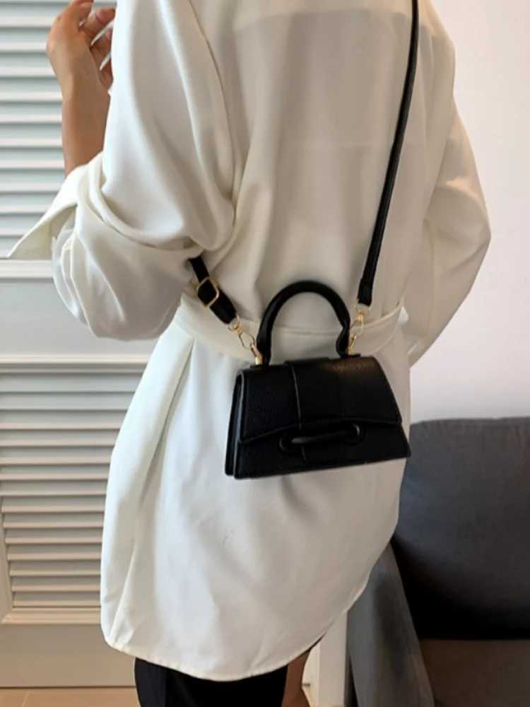 Pure color simple temperament handbag all shoulder crossbody bag small square bag Z250926