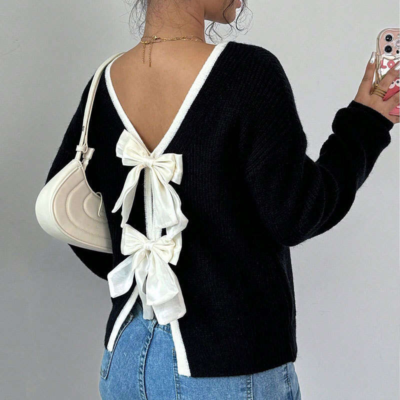 Autumn and Winter New Sweater Women's fashion Back Bow Decoration Round Neck Pullover Knitwear