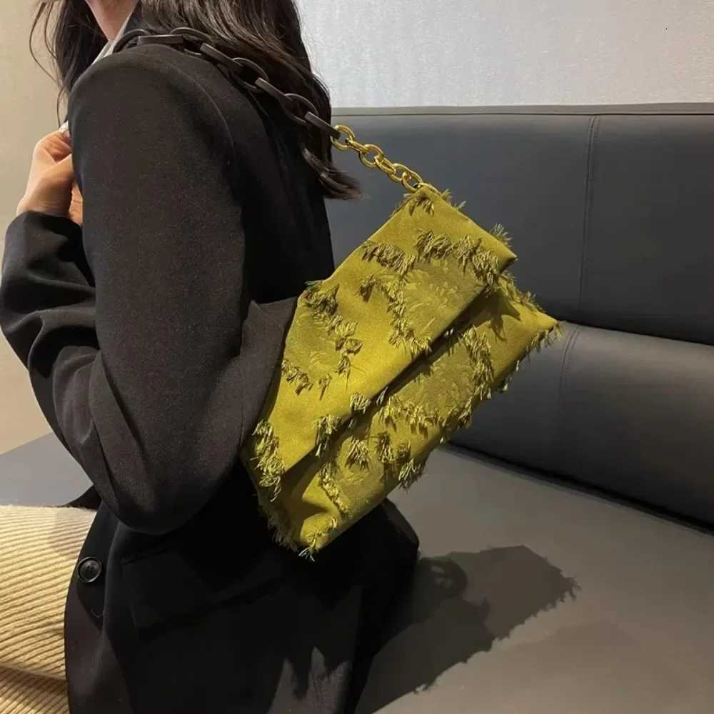 Luxury Womens Shoulder Bag Fashion Trend Chain Handbag High Quality Canvas Crossbody Bags Brand Designer Ladies Subaxillary BagW250926