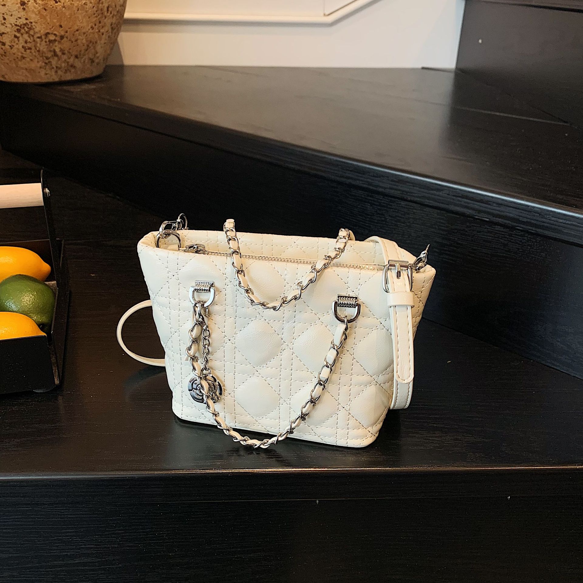 hot Free delivery designer bag Luxury Bag Fashionable minimalist casual handbag for workplace commuting