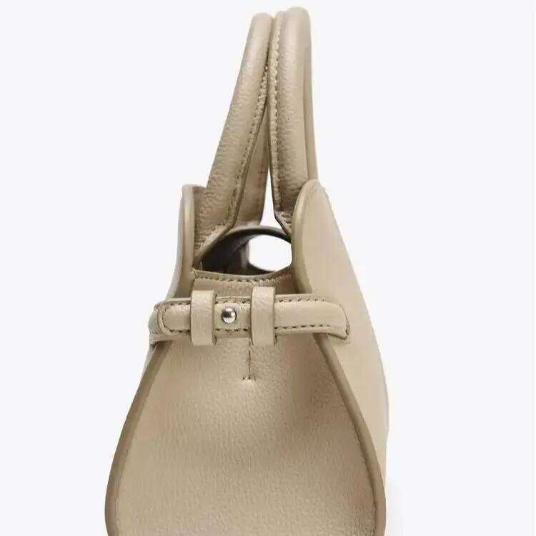 New Designer Handbag with Crossbody Strap, Solid Color Shoulder Bag, Small Totes for Ladies