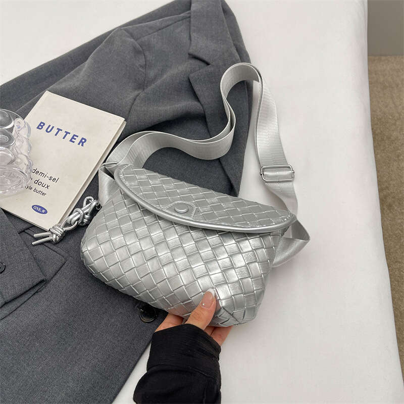 Women's 2025 New Woven Saddle Designer Bags Niche Design Casual Chest Simple Solid Color Crossbody Bag