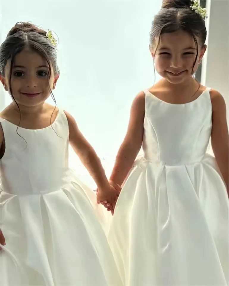 Simple Long White Flower Girl Dresses for Wedding Bow Satin Party Princess Dress Sleeveless Birthday First Holy Communion Gowns Z250926
