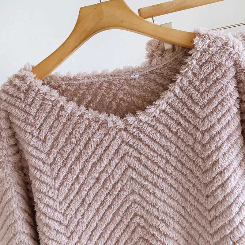 2025 New AutumnWinter Womens Pajama Set Flannel Thickened and Warm Coral Plush Cute Home Fur Two Piece Set Sleepwear Z250925