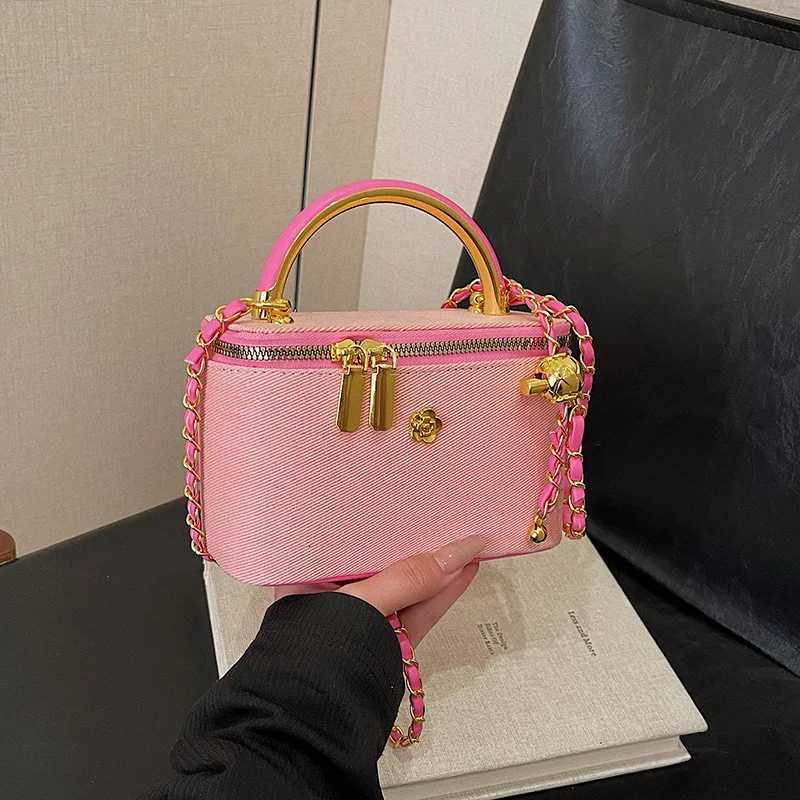 2025 Luxury Fashion Denim Womens Small Square Bag Designer Ladies Chain Crossbody Bags Leisure British Style Handbags Z250926