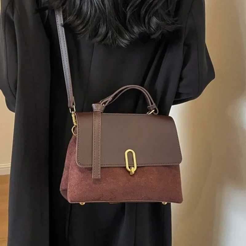 High end handbag womens bag popular versatile shoulder bag retro niche diagonal commuting bag Z250926