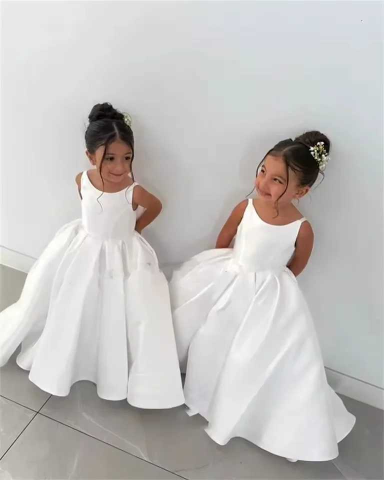 Simple Long White Flower Girl Dresses for Wedding Bow Satin Party Princess Dress Sleeveless Birthday First Holy Communion Gowns Z250926