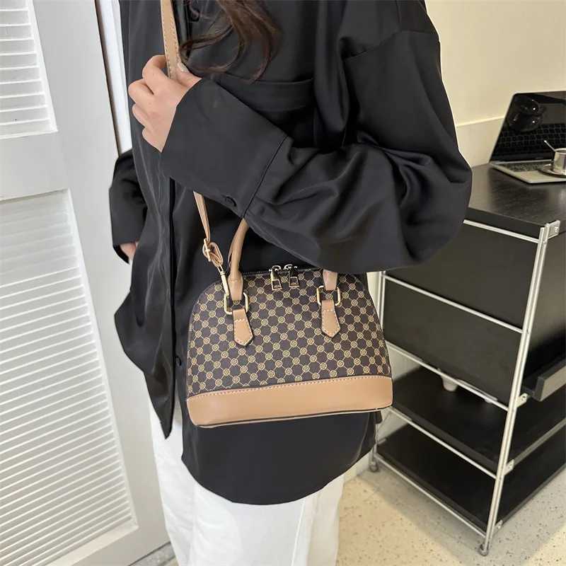 Ladies Shell Handbag Soft Novelty Single Shoulder Mobile Phone Bag New Design Fashion Womens Crossbody BagW250926