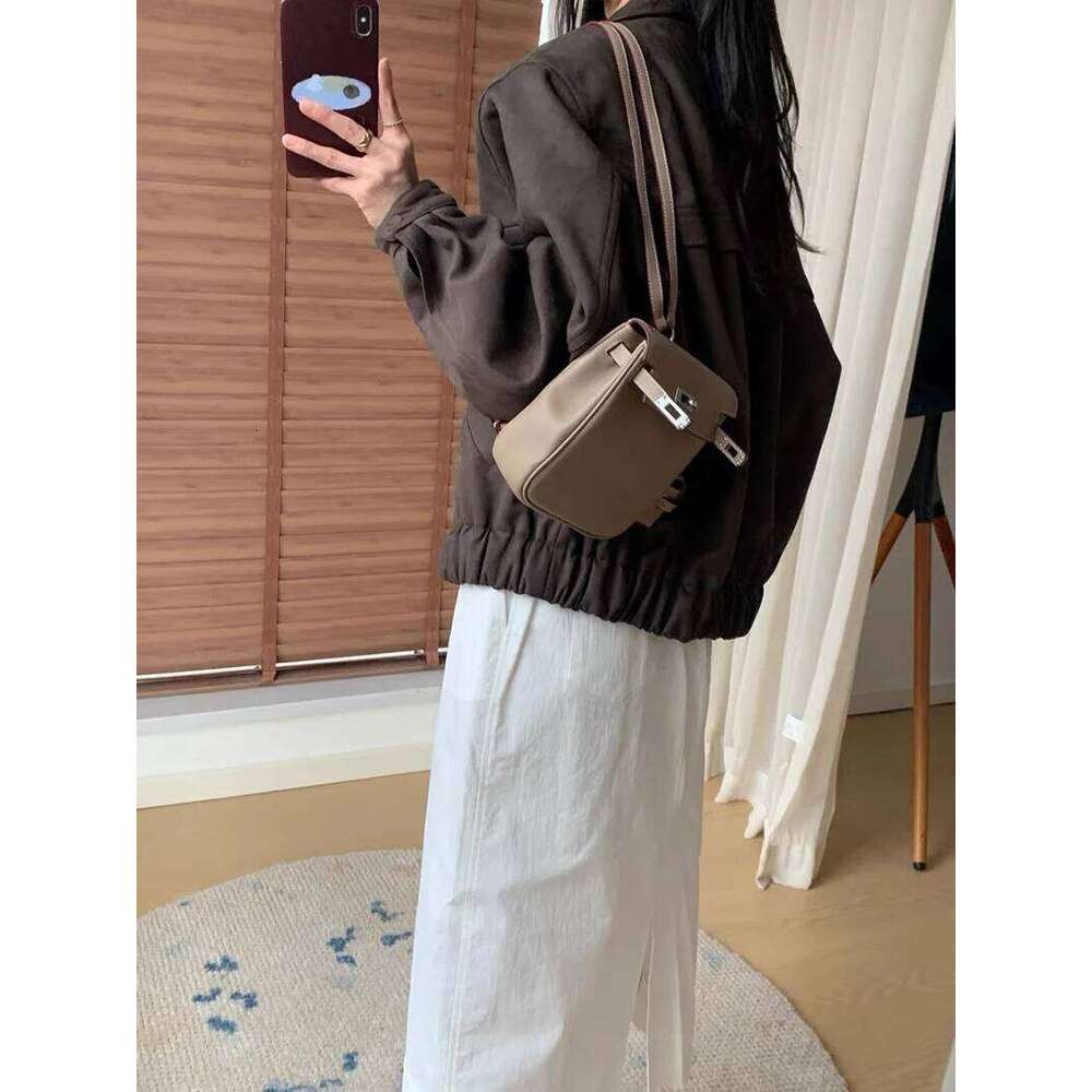 Designer Bags Spring Women's Cute Versatile Bapa Double Oulder Lovely Waste Bag PU Soft Surface Treaent Hot Selling