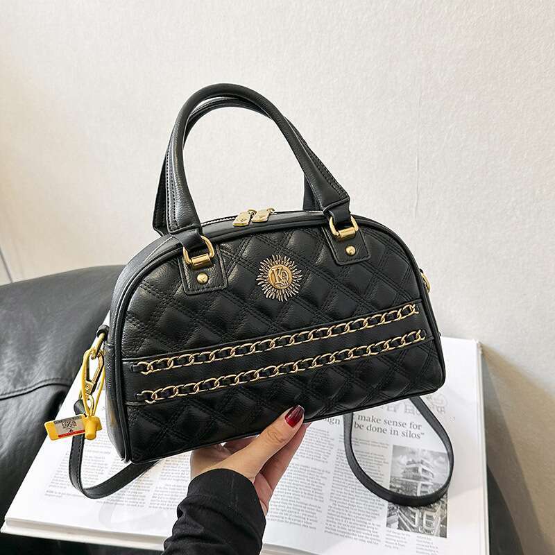 Handbag Female New Fashion Retro Shoulder Bag Personality Foreign Style Messenger PU leather advanced sense bag female