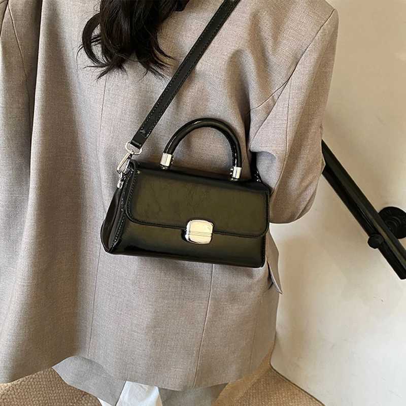 Simple Women Handbags Classic Vintage PU Leather Messenger Bag 2025 New Fashion Commute Single Shoulder Bags Z250926