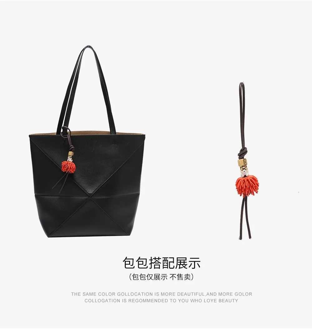 Luxurious Cowhide Bag Charm Handmade Rope Bag Charm Flower Leather Pendant Cute Car KeyChain DIY Decorative Charm Bag Accessories32 D250926